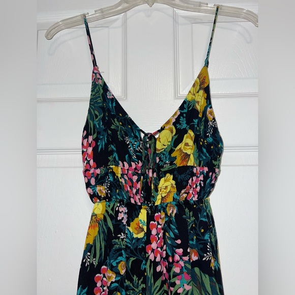 EUC Tropical Floral Black Jumpsuit Size M - Picture 4 of 9